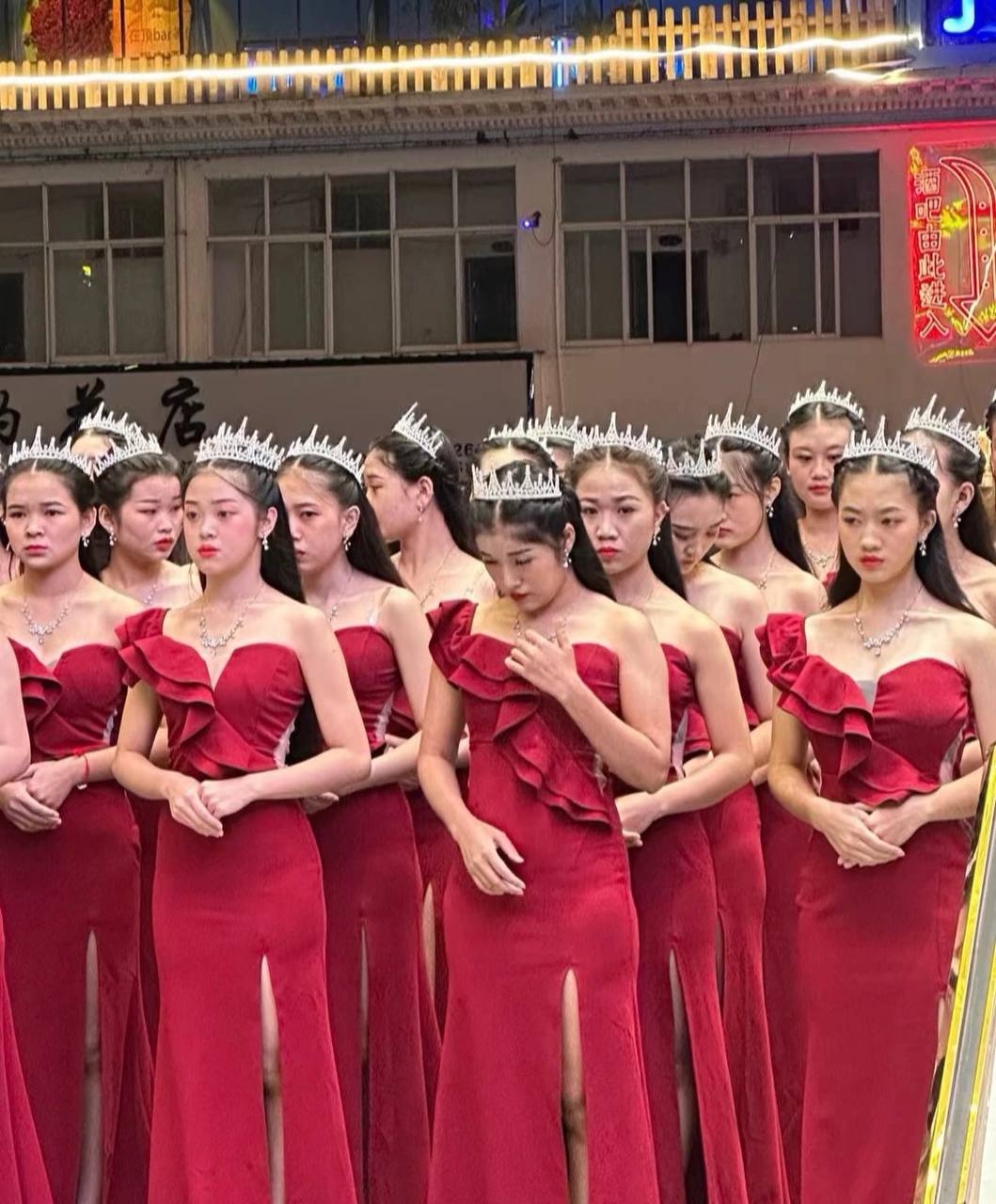 福布斯旅游饭店客房细节与床品